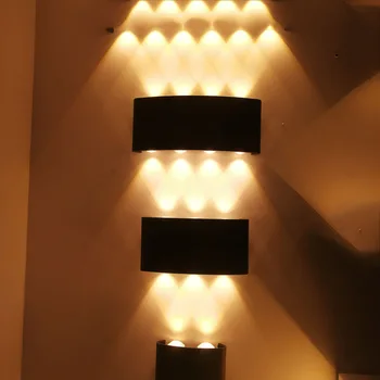 Gražus minimalistinis led siena šviesos kambarį miegamojo lovos fone eilėje sienos lempa, interjero dizainas apdailos įranga